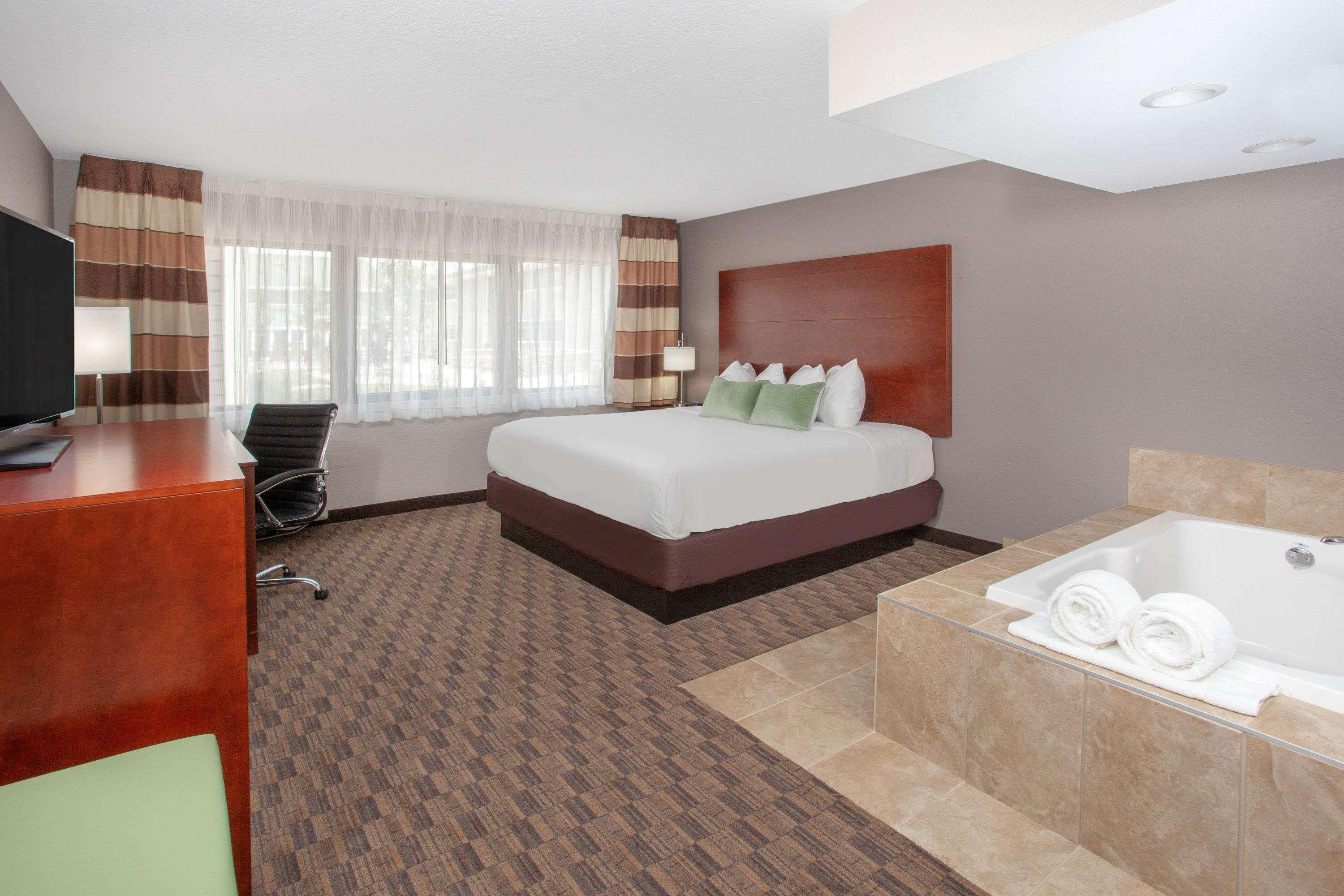 Wyndham Garden Fort Wayne Exteriér fotografie